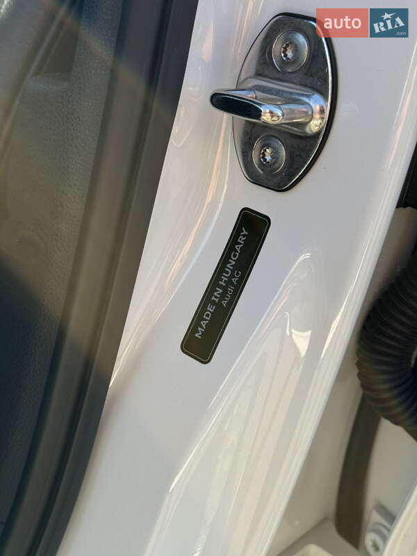 Седан Audi A3 2016 в Киеве