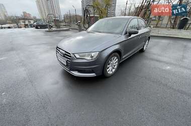 Седан Audi A3 2015 в Киеве