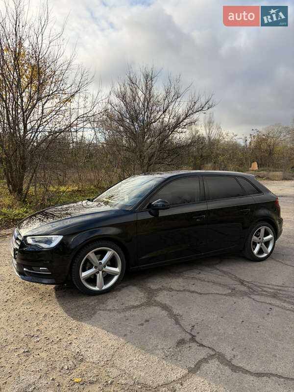 Хетчбек Audi A3 2015 в Кременчуці фото 12 Хетчбек Audi A3 2015 в Кременчуці