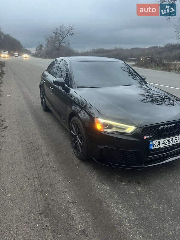 Седан Audi A3 2015 в Ромнах фото Седан Audi A3 2015 в Ромнах