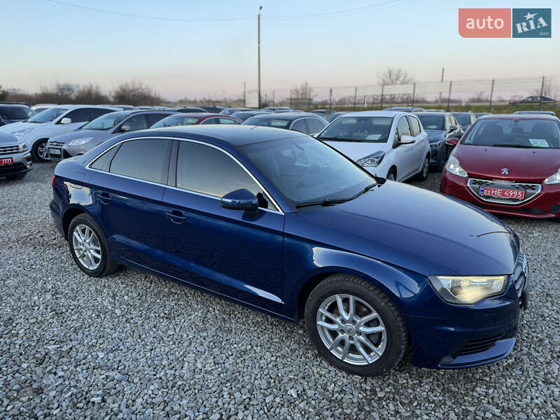 Седан Audi A3 2015 в Ивано-Франковске