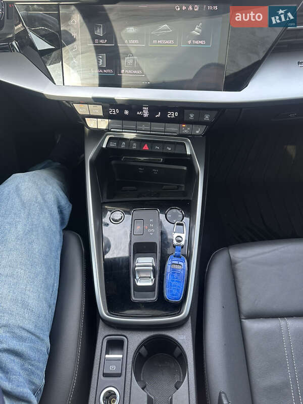 Седан Audi A3 2022 в Вишневому фото 14 Седан Audi A3 2022 в Вишневому