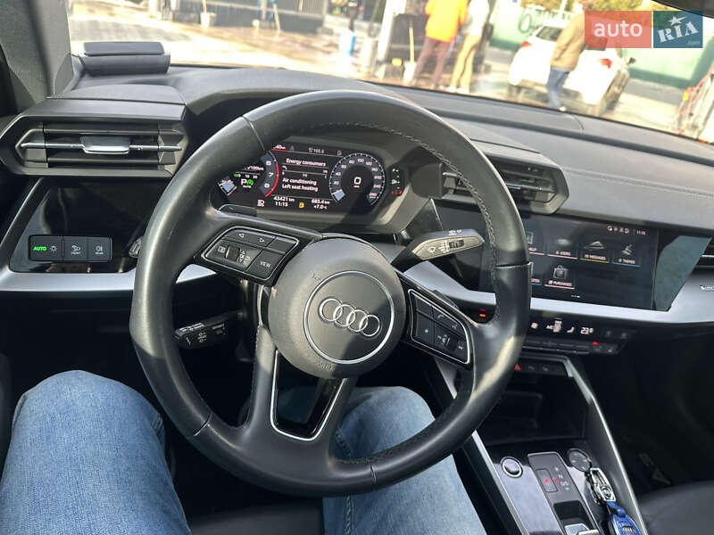 Седан Audi A3 2022 в Вишневому фото 16 Седан Audi A3 2022 в Вишневому