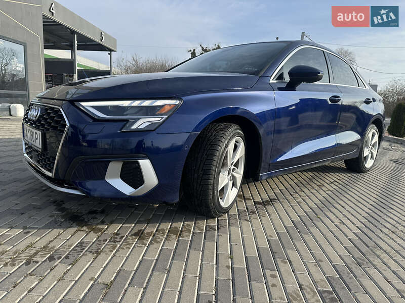 Седан Audi A3 2022 в Вишневому фото 21 Седан Audi A3 2022 в Вишневому
