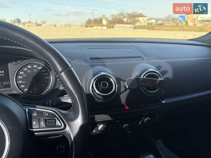 Седан Audi A3 2014 в Тернополі