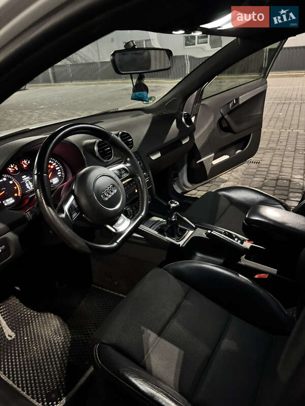 Хэтчбек Audi A3 2011 в Мукачево