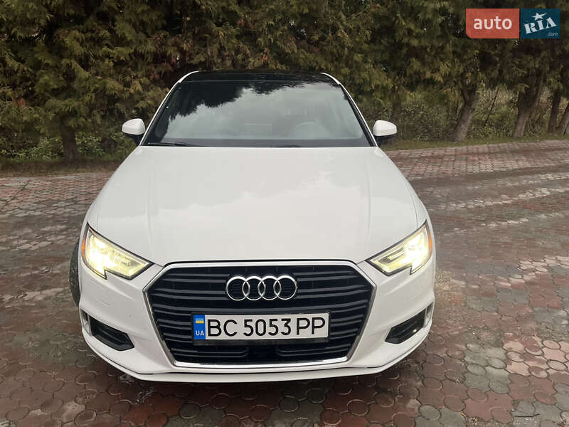 Седан Audi A3 2017 в Львове