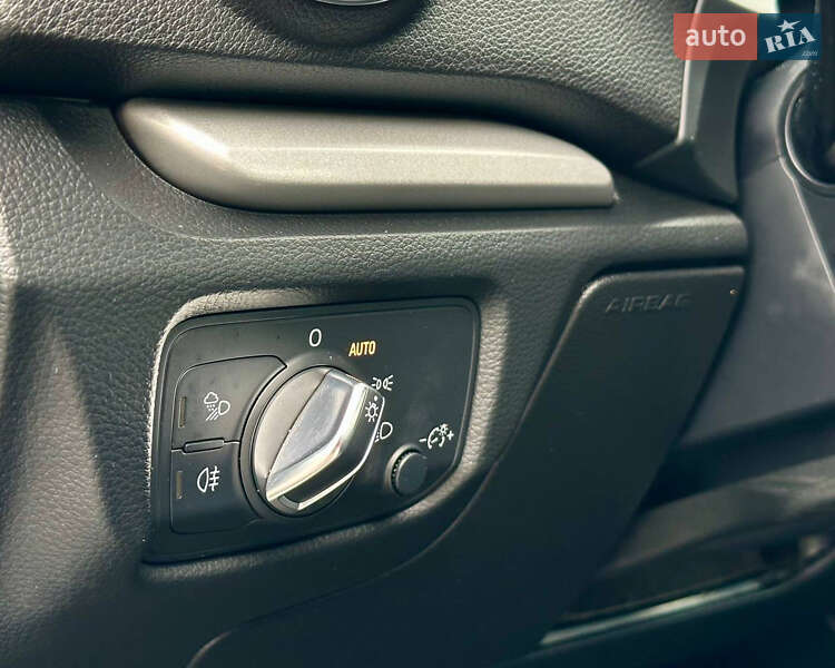 Седан Audi A3 2017 в Киеве фото 21 Седан Audi A3 2017 в Киеве