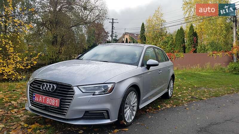 Хэтчбек Audi A3 2017 в Киеве фото Хэтчбек Audi A3 2017 в Киеве