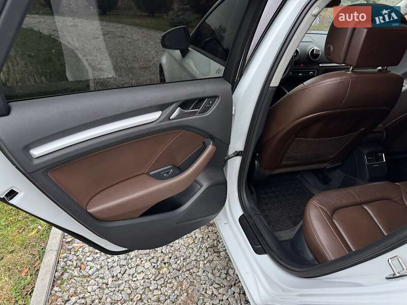 Седан Audi A3 2015 в Киеве