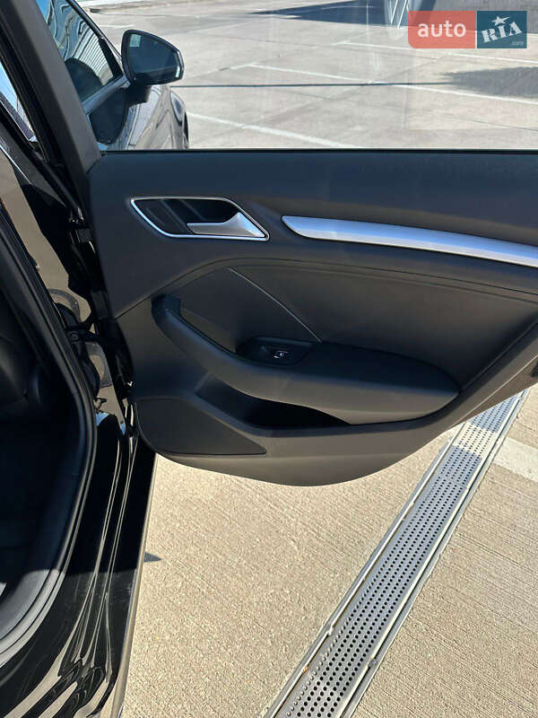 Седан Audi A3 2016 в Виннице