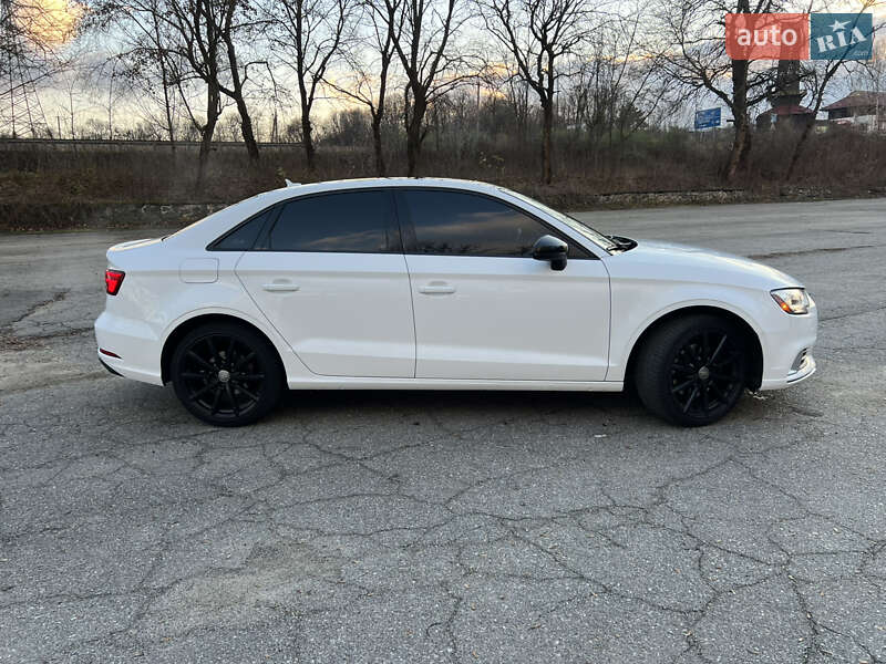 Седан Audi A3 2016 в Києві