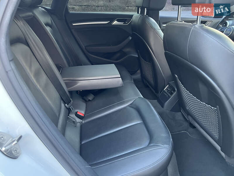 Седан Audi A3 2016 в Києві