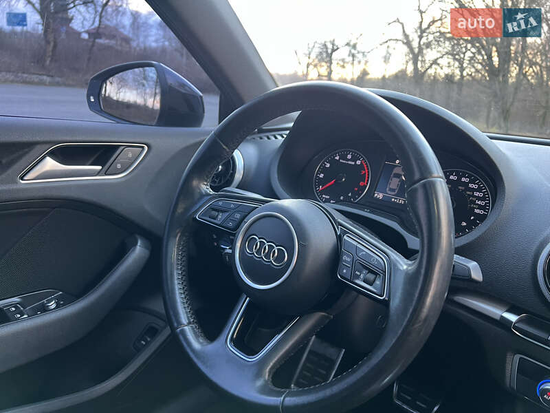Седан Audi A3 2016 в Києві