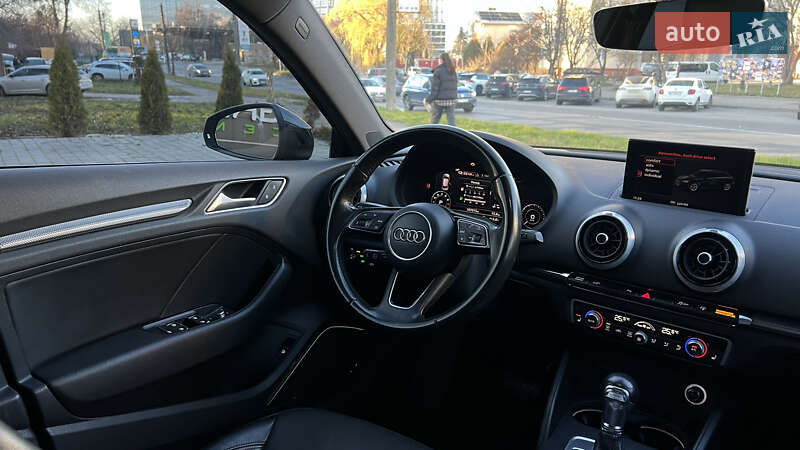 Хэтчбек Audi A3 2017 в Львове