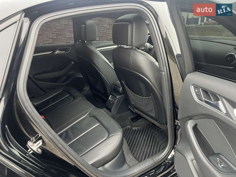 Седан Audi A3 2015 в Рівному