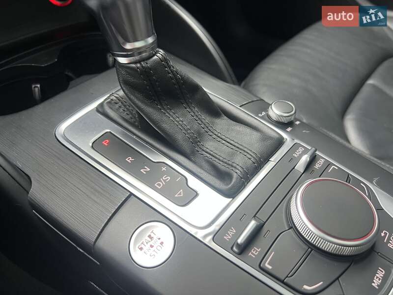 Седан Audi A3 2015 в Рівному