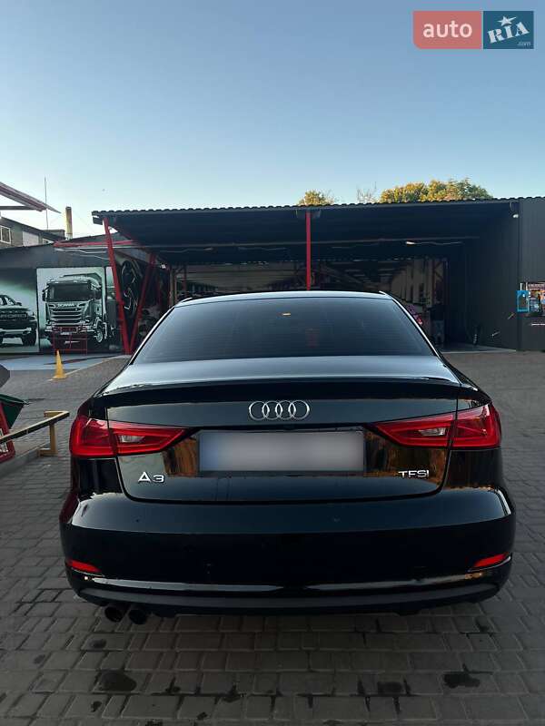 Седан Audi A3 2014 в Кривом Роге