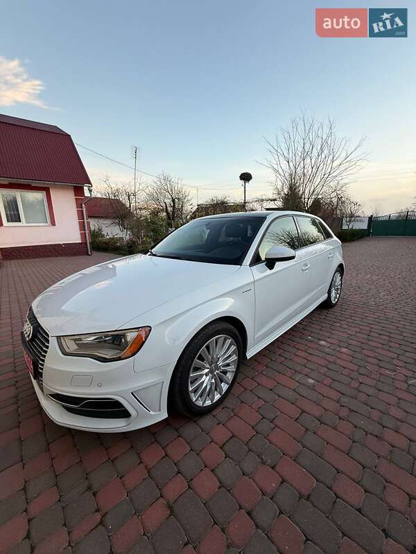Хетчбек Audi A3 2016 в Ірпені