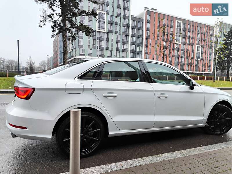Седан Audi A3 2015 в Києві
