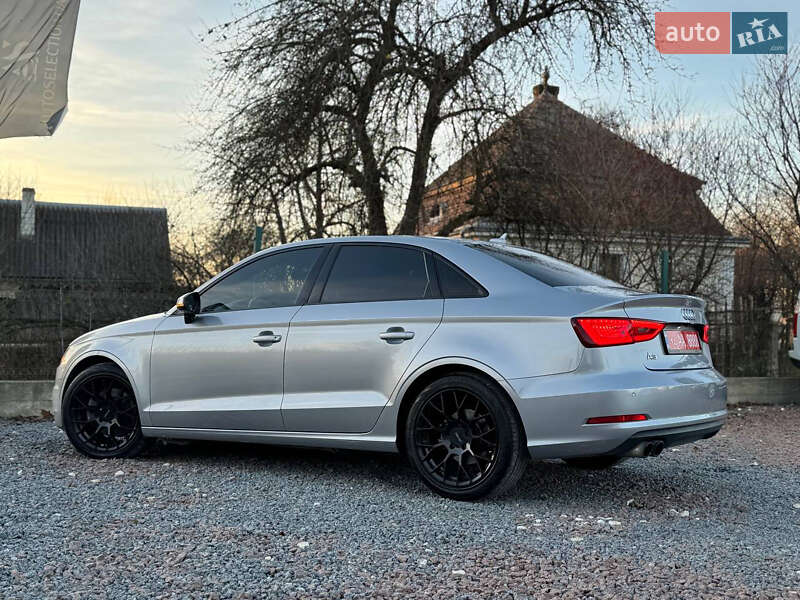 Седан Audi A3 2016 в Дрогобичі