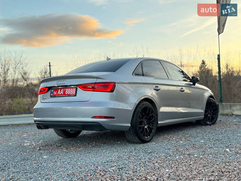 Седан Audi A3 2016 в Дрогобичі