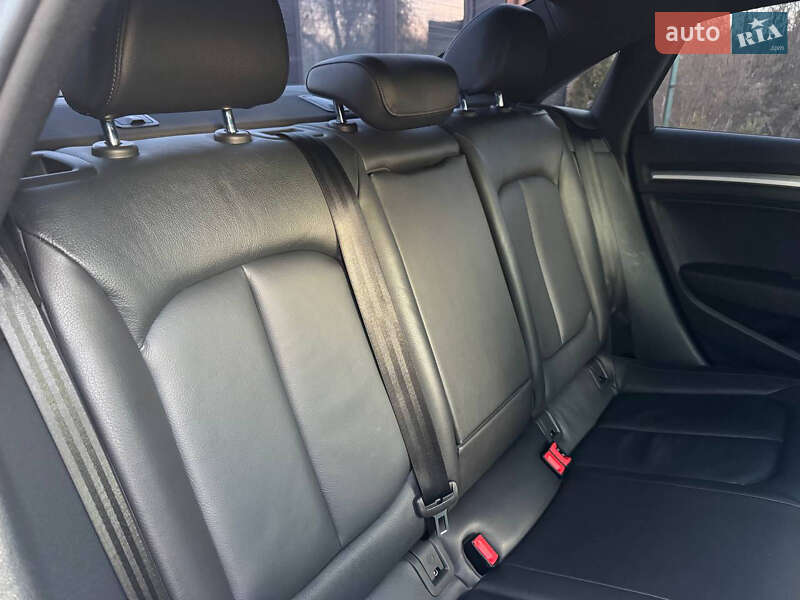 Седан Audi A3 2016 в Дрогобичі