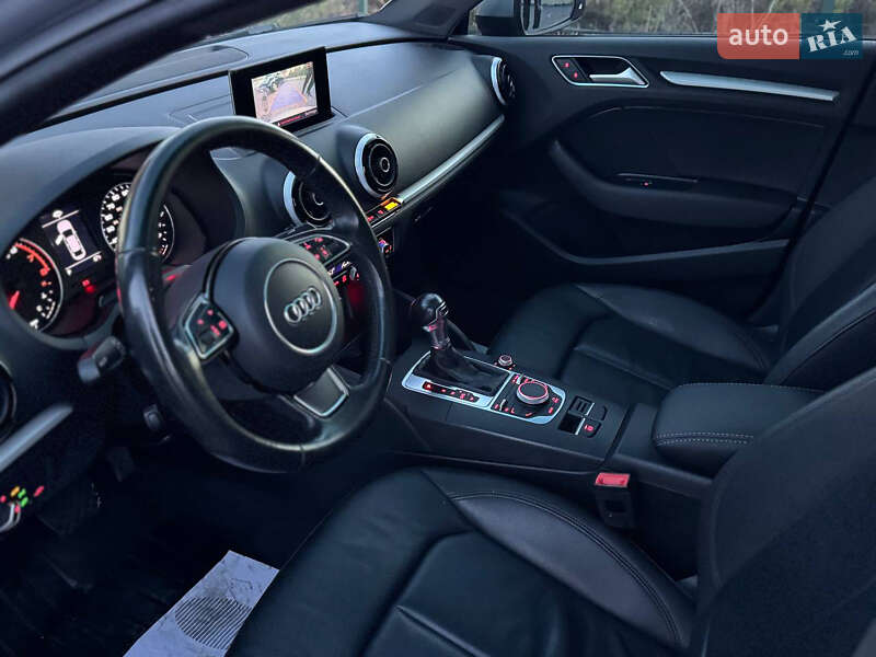 Седан Audi A3 2016 в Дрогобичі