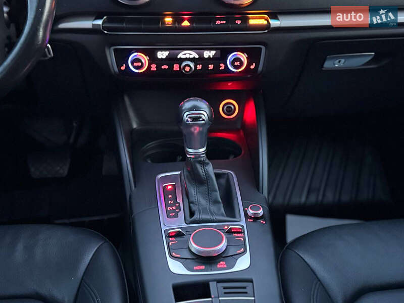 Седан Audi A3 2016 в Дрогобичі