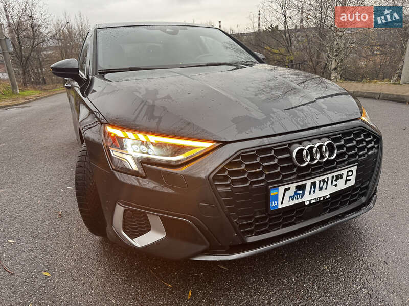 Седан Audi A3 2024 в Чернівцях