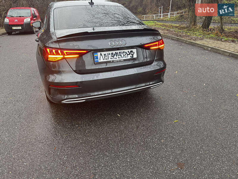 Седан Audi A3 2024 в Чернівцях