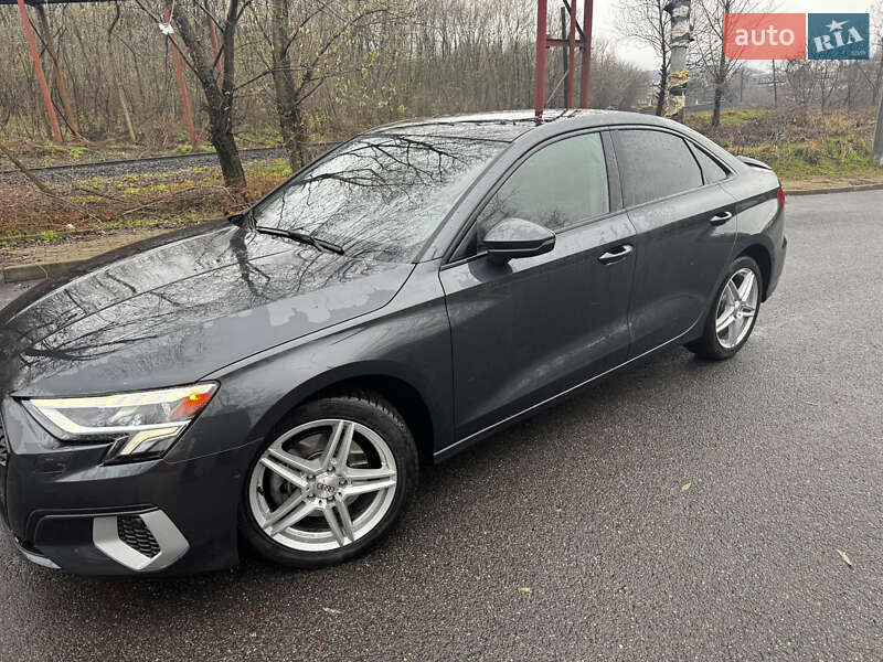 Седан Audi A3 2024 в Чернівцях
