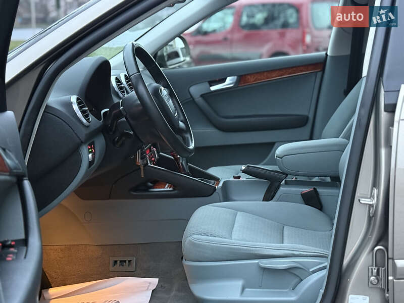 Хетчбек Audi A3 2009 в Старокостянтинові