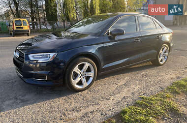 Седан Audi A3 2016 в Львове