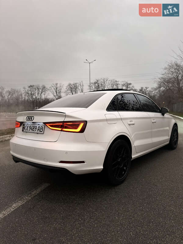 Седан Audi A3 2015 в Запорожье