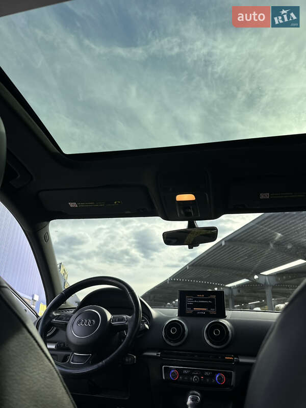 Седан Audi A3 2015 в Запорожье