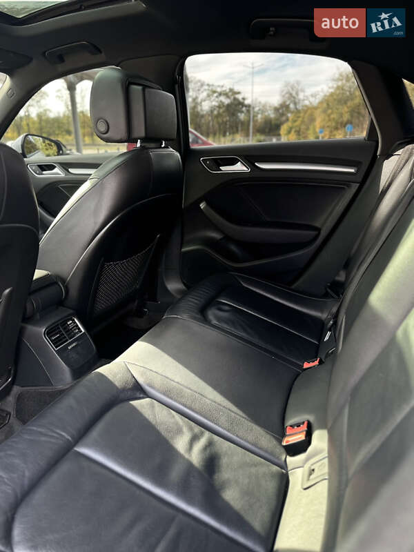 Седан Audi A3 2015 в Запорожье