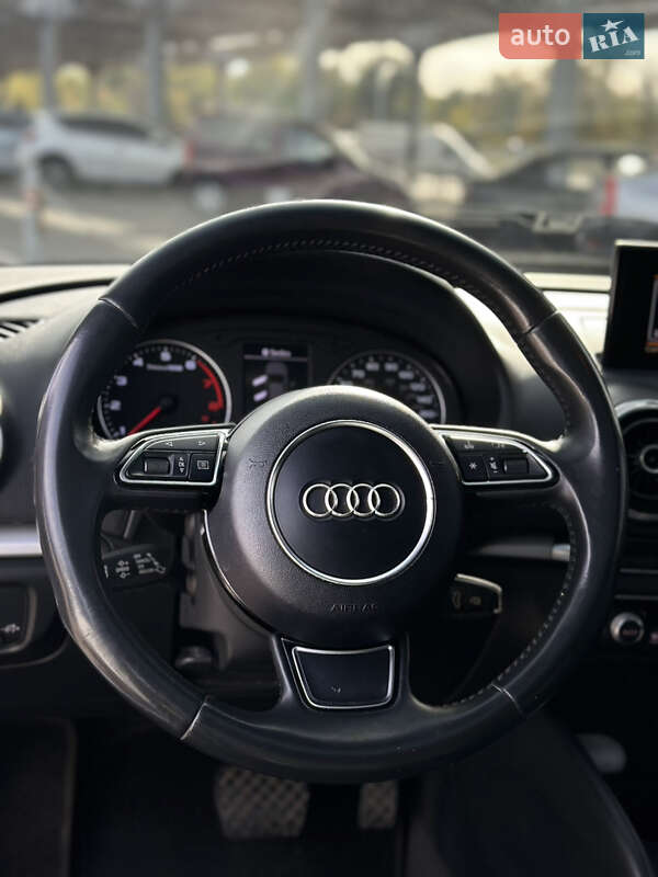 Седан Audi A3 2015 в Запорожье