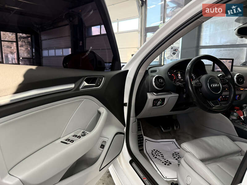 Седан Audi A3 2014 в Рівному