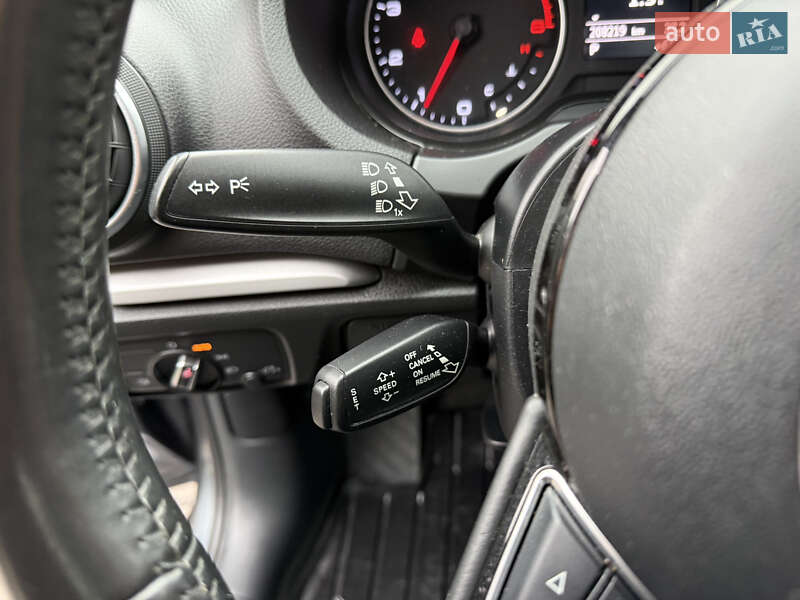 Седан Audi A3 2015 в Киеве