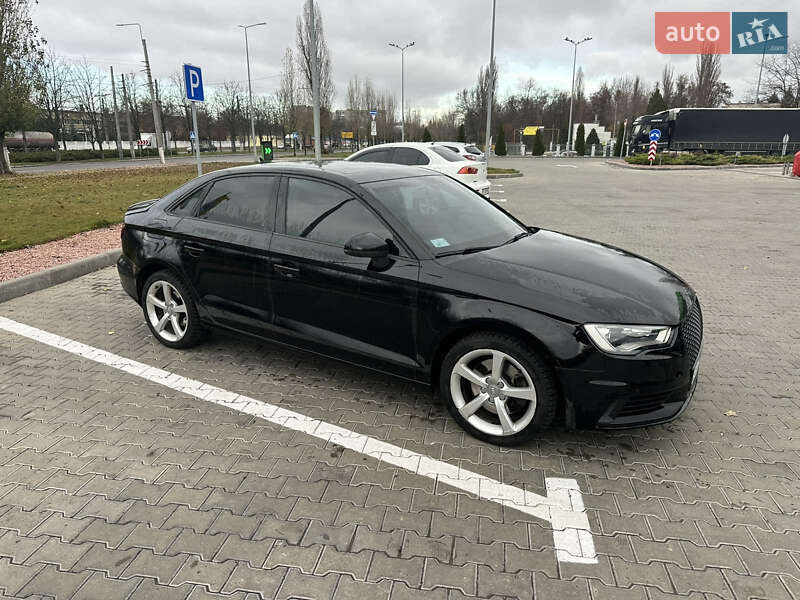 Седан Audi A3 2015 в Кременчуці