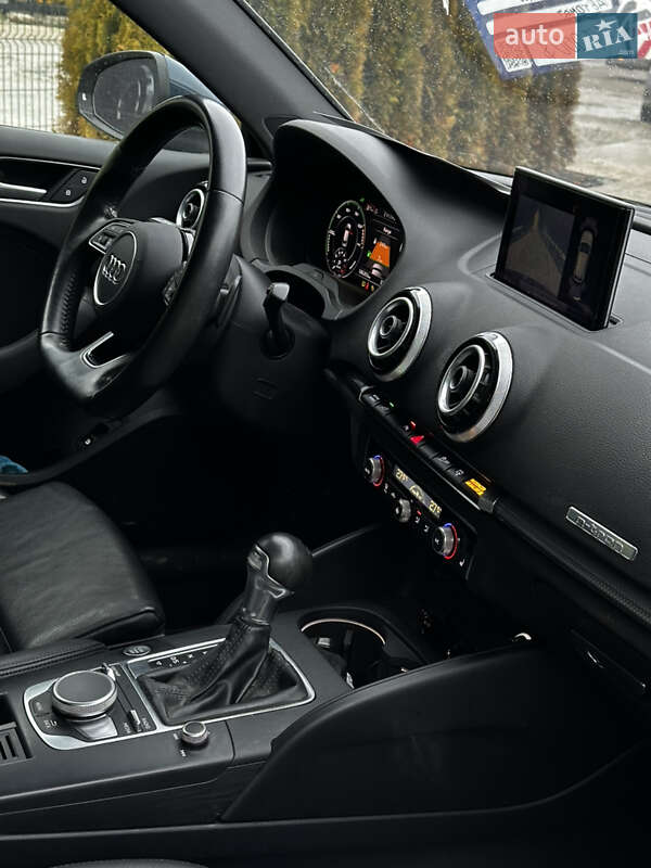Хэтчбек Audi A3 2016 в Львове