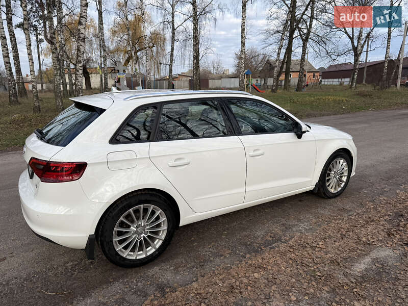 Хэтчбек Audi A3 2016 в Ахтырке