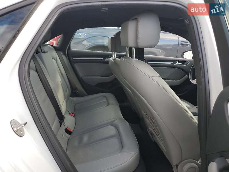 Седан Audi A3 2017 в Черкассах