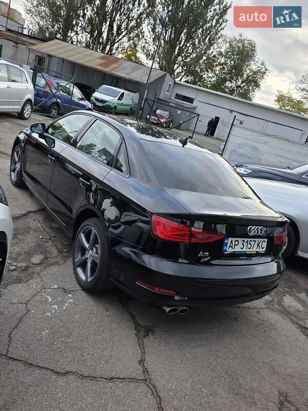 Седан Audi A3 2015 в Запоріжжі