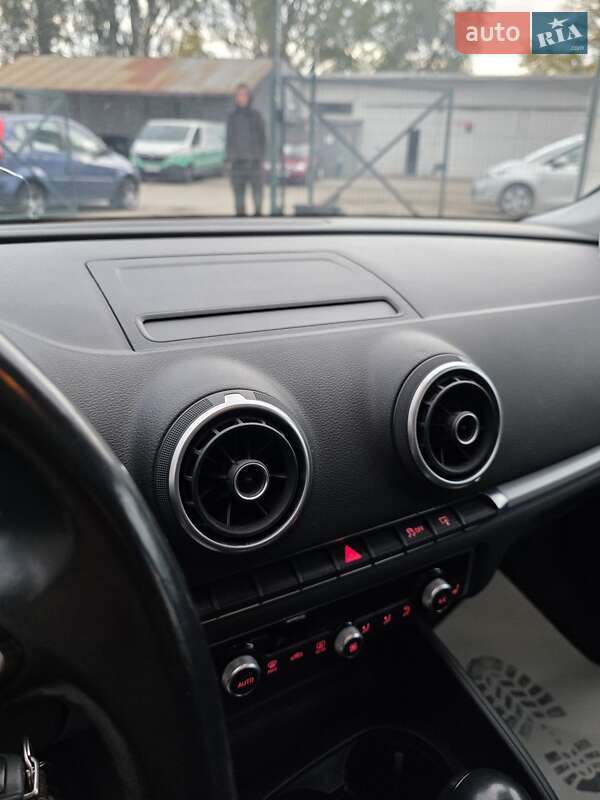 Седан Audi A3 2015 в Запоріжжі