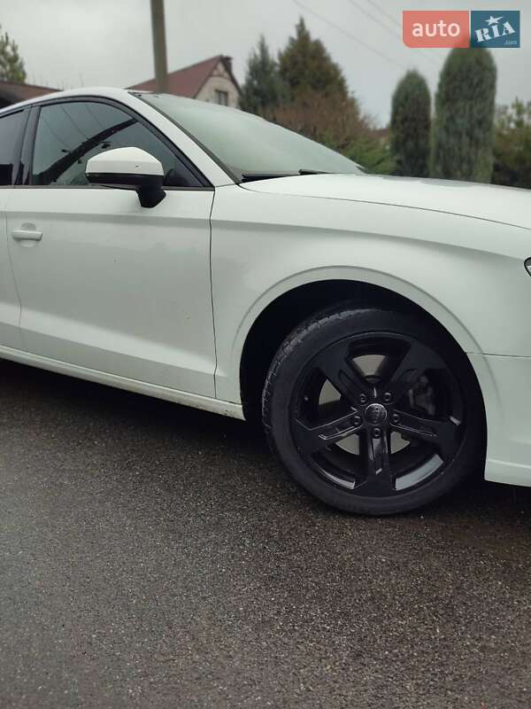 Седан Audi A3 2017 в Харкові