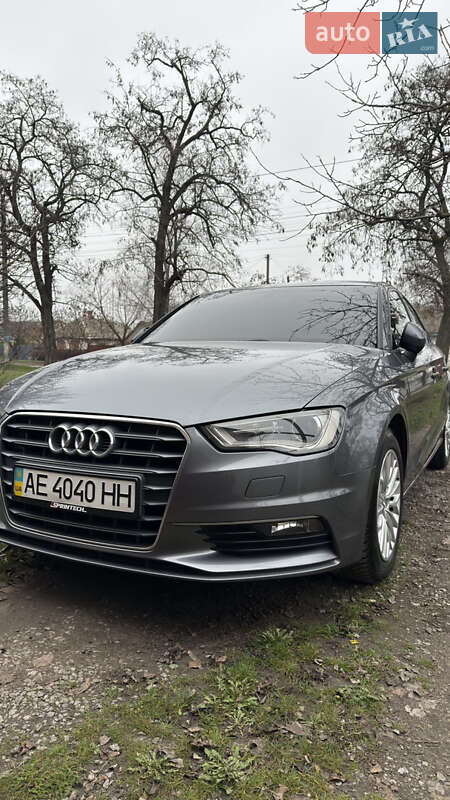 Седан Audi A3 2016 в Новомосковске