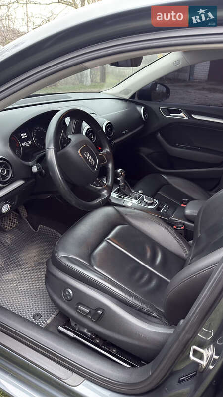 Седан Audi A3 2016 в Новомосковске