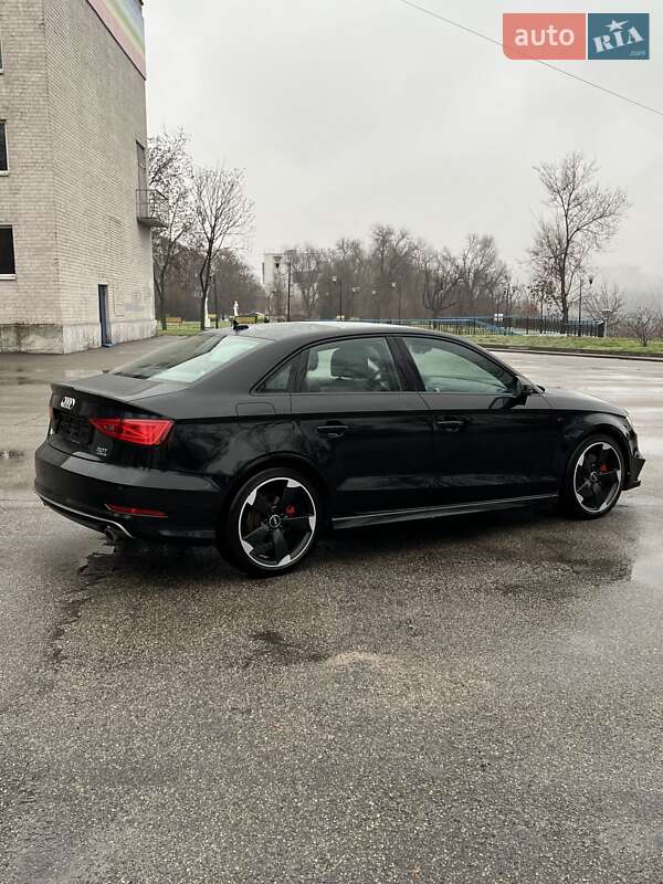 Седан Audi A3 2016 в Кривом Роге